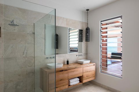 Novo Luxury Apartment - Accommodation Gladstone 3