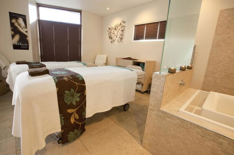 Novotel Lake Crackenback Resort - Accommodation Gladstone 3