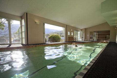 Novotel Lake Crackenback Resort - Accommodation Gladstone 2