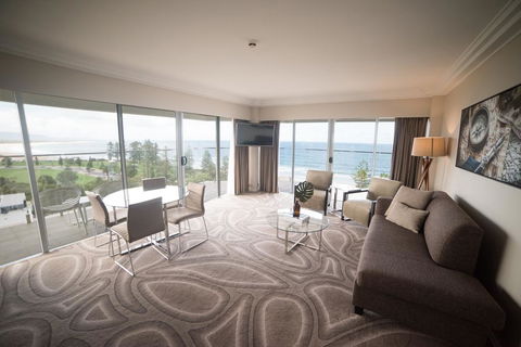 Novotel Wollongong Northbeach - Accommodation Gladstone 1