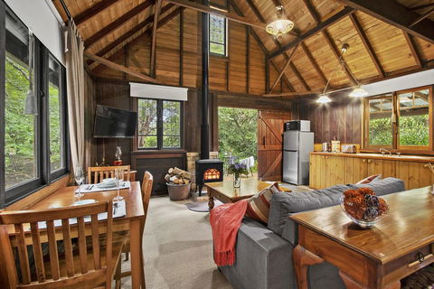 NUNGAROO COTTAGE - Accommodation Gladstone 2