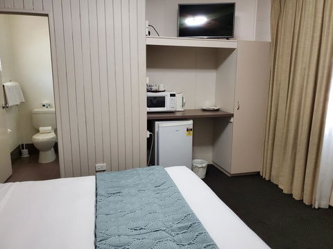 O'Sheas Windsor Hotel - Accommodation Gladstone 2