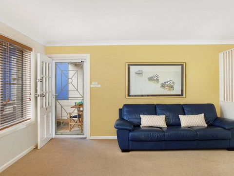 Ocean Blue Apartment Five - Ground Floor Apartment - Accommodation Gladstone 3
