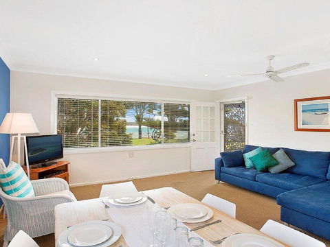 Ocean Blue Apartment Four - Apartment On 2nd Level - Accommodation Gladstone 1