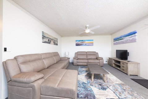 Ocean Crest 10 - Accommodation Gladstone 2