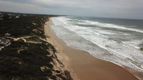 Ocean Grove Chalet - Accommodation Gladstone 0