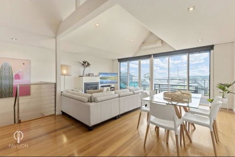 Ocean Grove House With Fantastic Ocean Views - Accommodation Gladstone 3