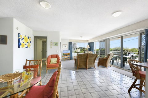 Ocean Shores 2 - 2/60-64 Peregian Esplanade - Accommodation Gladstone 1
