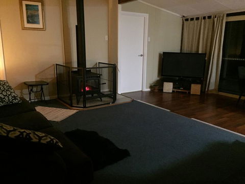 Ocean Song Cottage - Accommodation Gladstone 0