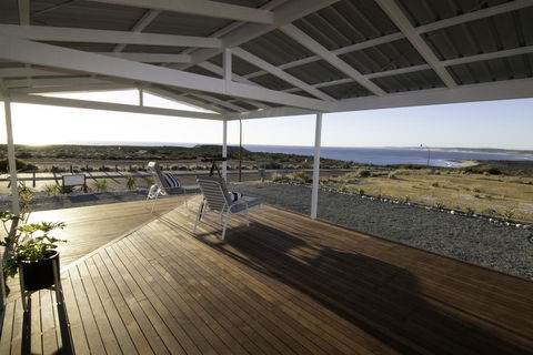 Ocean View Retreat - Accommodation Gladstone 1