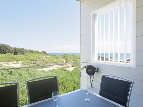 Ocean Views - Accommodation Gladstone 1