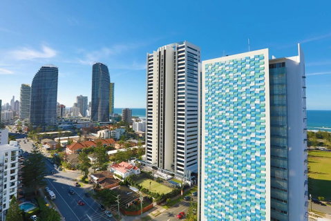 Ocean Views In The Heart Of Broadbeach - Accommodation Gladstone 1