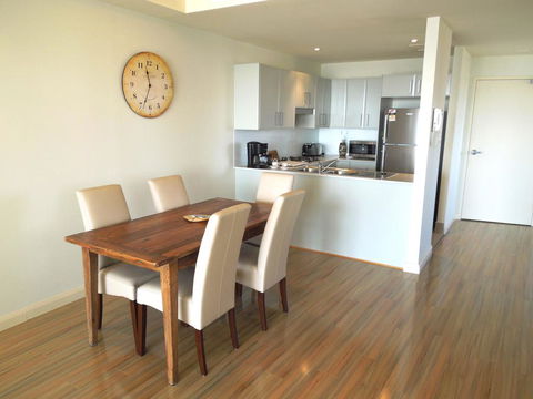 Ocean Views, SUNDRIFT- Unit 26 - Accommodation Gladstone 3