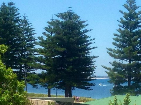 Ocean Vista Beach Stay - Accommodation Gladstone 2