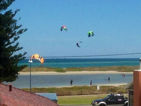 Ocean Vista Beach Stay - Accommodation Gladstone 0