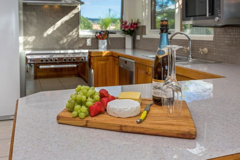 Ocean's 30 - Ultimate Beach Frontage - Accommodation Gladstone 3