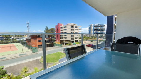 Oceanic 10 -On Forster Main Beach! - Accommodation Gladstone 3