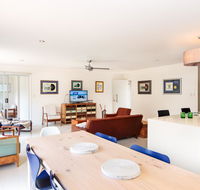 Oceanic Dr 133 - WHALE WATCHERS DELIGHT - Accommodation Gladstone