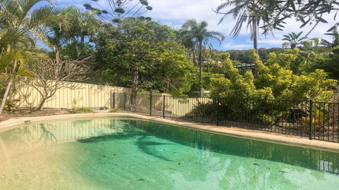 Oceanview BeachHouse - Accommodation Gladstone 0