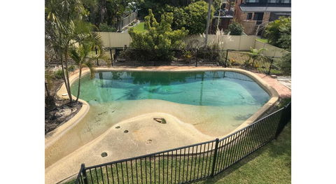 Oceanview BeachHouse - Accommodation Gladstone 3