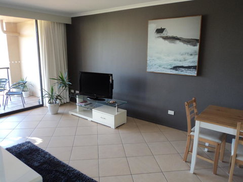 Oceanview4 - Accommodation Gladstone 2