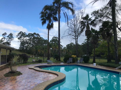 OCT Forest Lodge - Accommodation Gladstone 3
