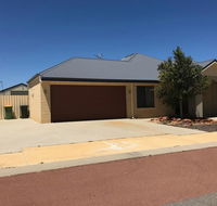 Ohana HQ - Family Getaway - Accommodation Gladstone