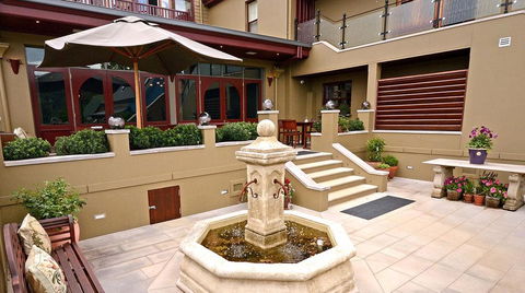 Old Bank Boutique Hotel - Accommodation Gladstone 0