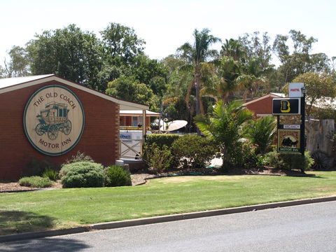 Old Coach Motor Inn Echuca - Accommodation Gladstone 0