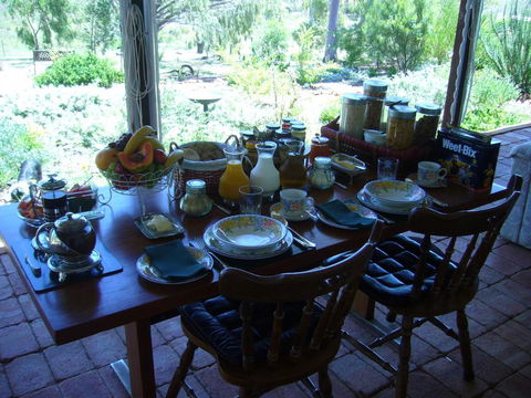 Old Miners' Cottages Bed And Breakfast - Accommodation Gladstone 3