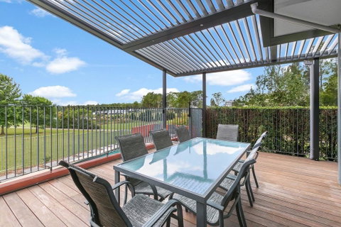 Olive Lakes - Accommodation Gladstone 1