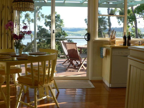 Olive's Cottage - Accommodation Gladstone 0