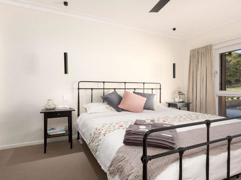 On A Hill - Modern Country Home Near Braidwood - Accommodation Gladstone 1