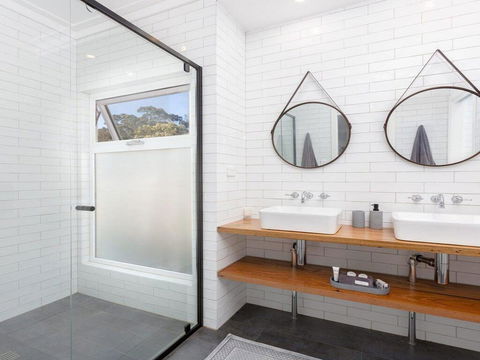 On A Hill - Modern Country Home Near Braidwood - Accommodation Gladstone 3