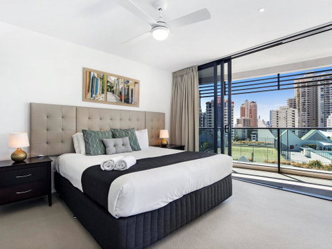 Oracle Resort Luxe Private 2 Bed - Tower 1 - Accommodation Gladstone 1