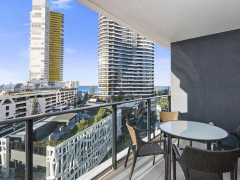 Oracle Resort Private Luxe 2 Bedroom - Accommodation Gladstone 1