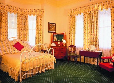 Ormiston House - Accommodation Gladstone 2