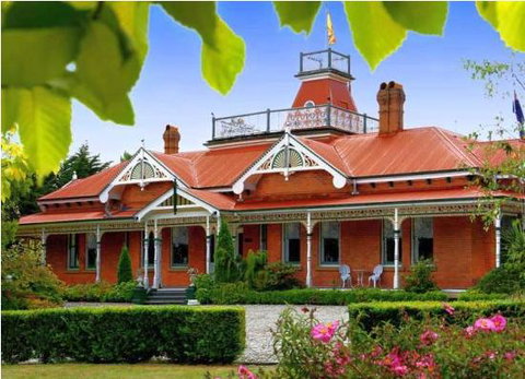 Ormiston House - Accommodation Gladstone 0