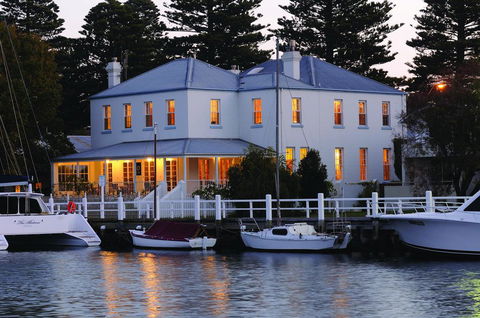 Oscars Waterfront Boutique Hotel - Accommodation Gladstone 3