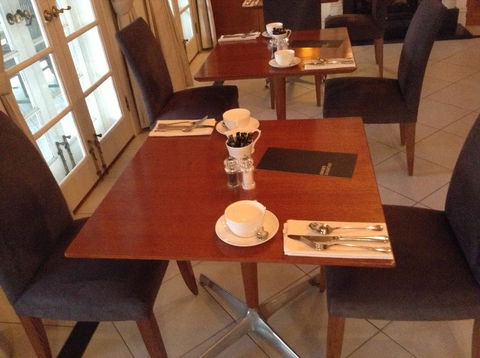 Oscars Waterfront Boutique Hotel - Accommodation Gladstone 1