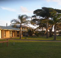 Ourimbah - across from the local rock pools - Accommodation Gladstone