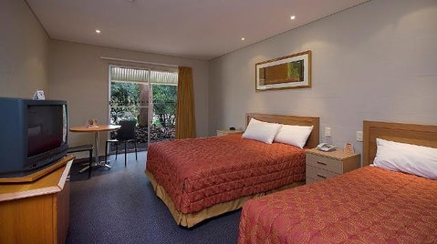Outback Pioneer Hotel - Accommodation Gladstone 1