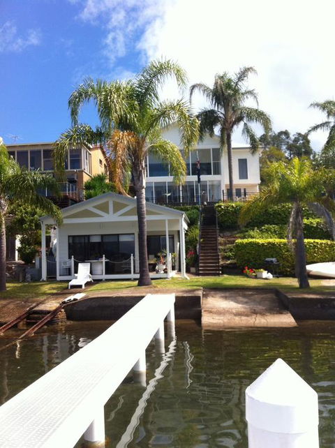 Overnight Reflections B&B - Accommodation Gladstone 3
