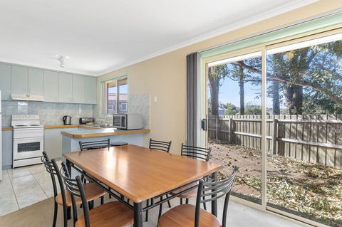 Ozan Unit 1-9 - Accommodation Gladstone 1
