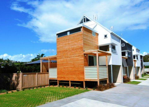 Pacific Terraces 1, 38 Pacific Street - Accommodation Gladstone 2