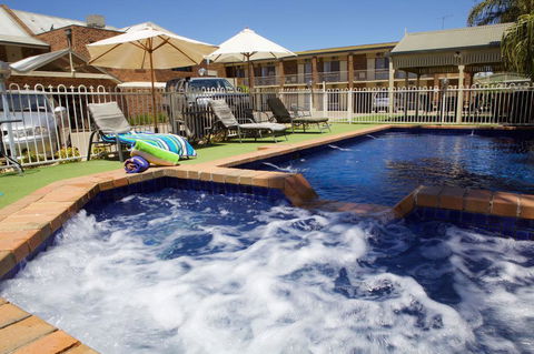 Paddlewheel Motel - Accommodation Gladstone 0