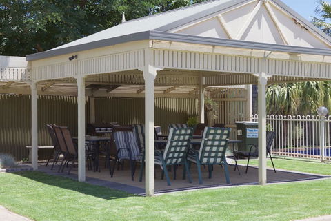 Paddlewheel Motel - Accommodation Gladstone 2