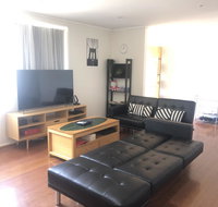 Page Fresh 3BR House Free WiFi Netflix Parking - Accommodation Gladstone