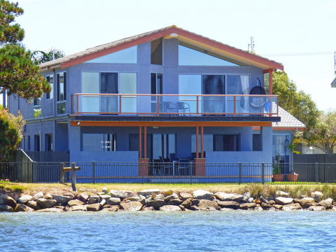 Palais DAmor @ Greenwell Point - Accommodation Gladstone 0