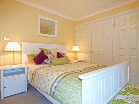 Palais DAmor @ Greenwell Point - Accommodation Gladstone 3